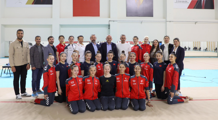 Gürhan’dan olimpiyat sporcularına moral ziyareti