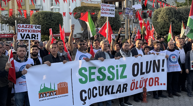 Alanya'da Gazze'ye destek yürüyüşü düzenlendi