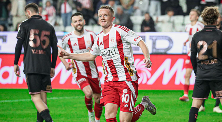 Antalyaspor, Larsson ile masaya oturmaya hazırlanıyor