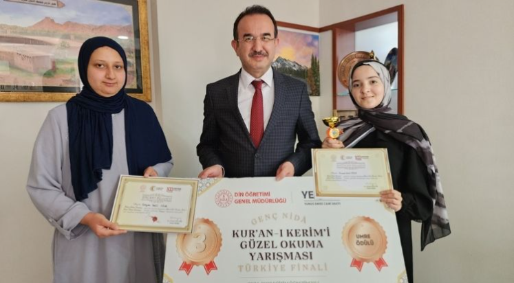 Müftü Yalçınkaya başarılı öğrencilerle buluştu