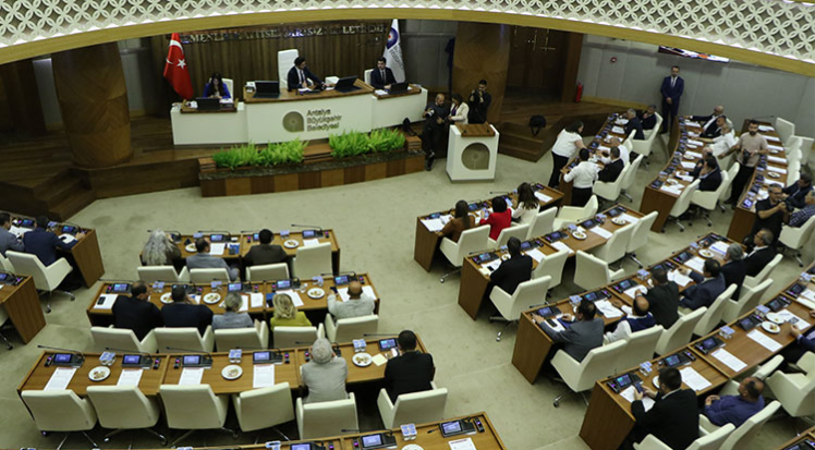 Zarar eden büfenin faaliyetlerine oy birliğiyle son verildi