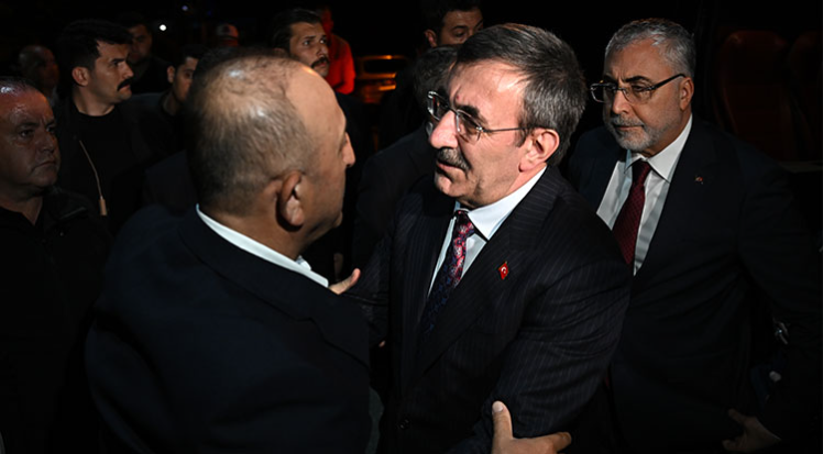 Cevdet Yılmaz’dan Çavuşoğlu’na taziye ziyareti