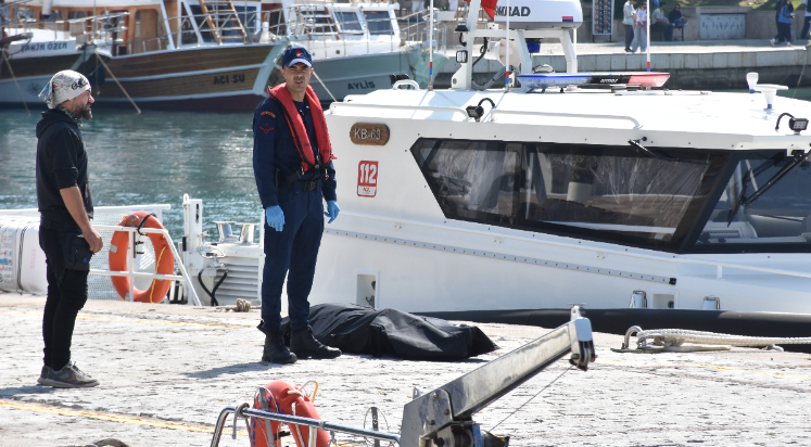 Antalya'da denizde bir erkek cesedi bulundu