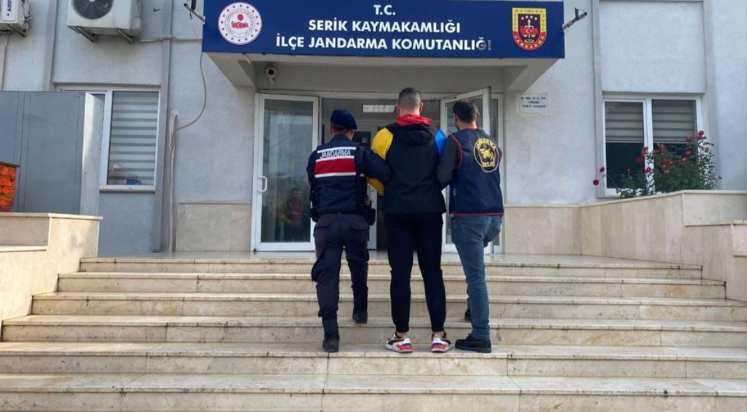 Antalya JASAT son 3 günde 212 aranan şahsı yakaladı