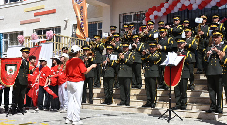 Antalya’da 3. Piyade Eğitim Tugayı Bölge Bandosu konser verdi
