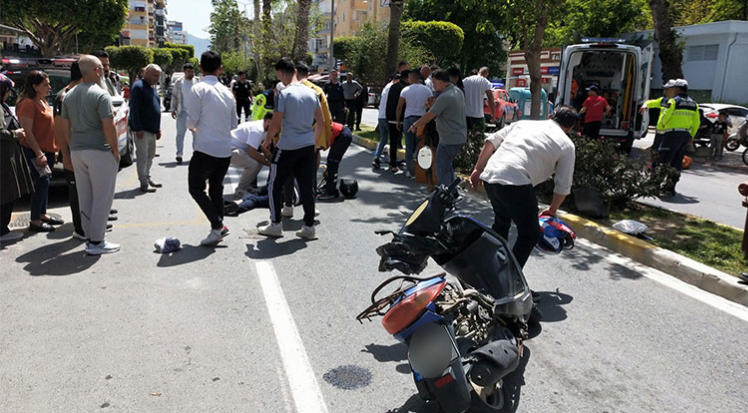 Alanya’da iki motosiklet çarpıştı: 2 kişi yaralandı