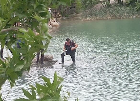 Serinlemek için dereye giren çocuk boğuldu